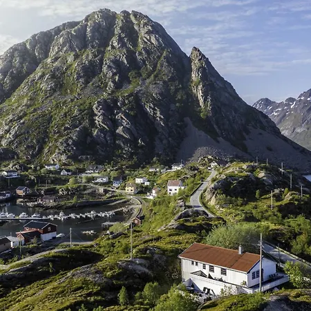 Semesterbostad Sundet Lofoten - Fjell- Og Havutsikt *