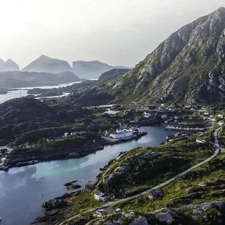 Semesterbostad Sundet Lofoten - Fjell- Og Havutsikt Ramberg