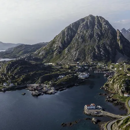 Sundet Lofoten - Fjell- Og Havutsikt Semesterbostad