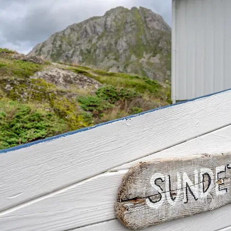 Semesterbostad Sundet Lofoten - Fjell- Og Havutsikt