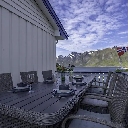 Sundet Lofoten - Fjell- Og Havutsikt