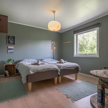 Holiday home Sundet Lofoten - Fjell- Og Havutsikt