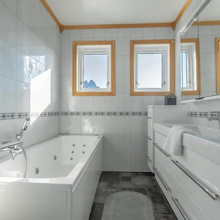 Sundet Lofoten - Fjell- Og Havutsikt Holiday home Ramberg