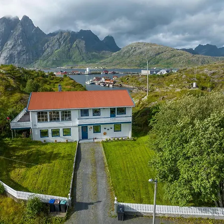 Sundet Lofoten - Fjell- Og Havutsikt Semesterbostad