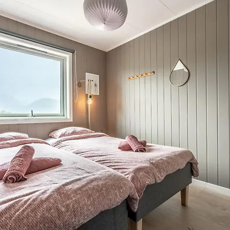 Sundet Lofoten - Fjell- Og Havutsikt Holiday home