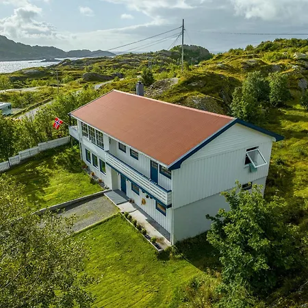 Sundet Lofoten - Fjell- Og Havutsikt Semesterbostad