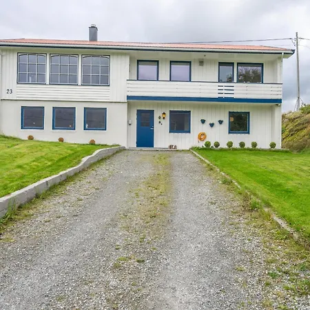 Semesterbostad Sundet Lofoten - Fjell- Og Havutsikt *