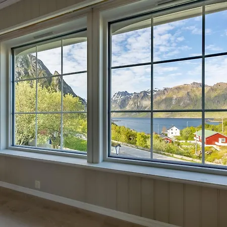 Semesterbostad Sundet Lofoten - Fjell- Og Havutsikt